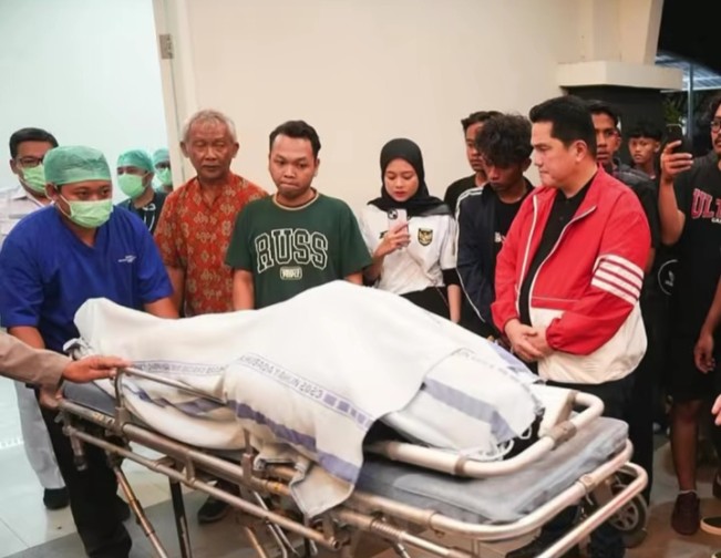 Ketum PSSI Erick Thohir sampaikan duka terhadap Djalu suporter Ultras Garuda yang meninggal saat menyaksikan laga Timnas Indonesia. [Instagram] 